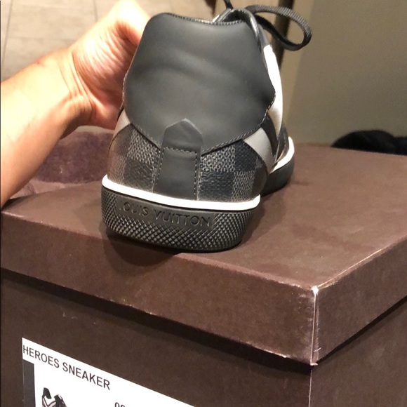 European - Picture 2 of 3